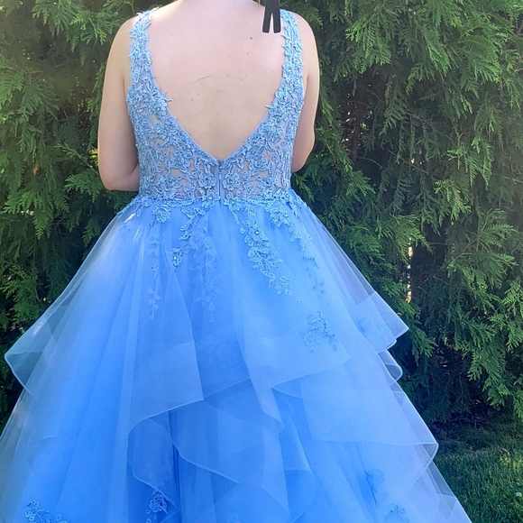 Dresses & Skirts - Beautiful prom dress size 12